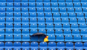 Zuschauer? Fehlanzeige. Die BMW-Open können heute wegen Regen nicht fortgesetzt werden