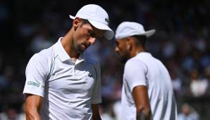 Novak Djokovic (v.) hatte mit Nick Kyrgios lange Zeit seine liebe Müh und Not.