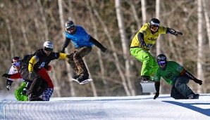 Konstantin Schad (2. v. r.) schaffte es bei den X-Games aufs Podest