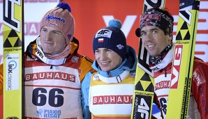 Severin Freund (l.) zeigte beim Springen in Kuopio eine starke Vorstellung