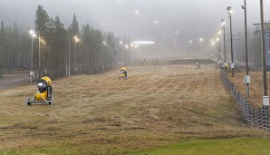 Auch die Schneekanonen helfen nicht: Die Temperaturen sind vielerorts zu hoch