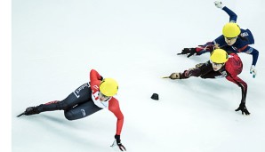 Anna Seidel (m.) hat sich bei der EM in Sotchi für den Finallauf über 1500 Meter qualifiziert