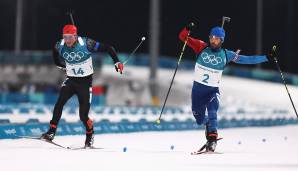 Simon Schempp verlor den Zielsprint gegen Martin Fourcade beim Massenstart der Olympischen Spiele 2018.