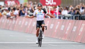 Maximilian Schachmann hat eine erhoffte Medaille im Straßenrennen verpasst. Beim Sieg von Richard Carapaz wurde der Berliner ohne seinen Edelhelfer Simon Geschke Zehnter.