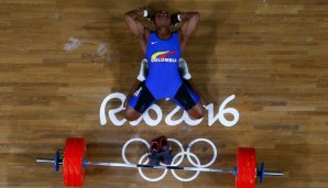 Oscar Figueroa freut sich über seine Goldmedaille