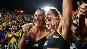 Ein Bild des Glücks: Kira Walkenhorst (l.) und Laura Ludwig