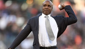 Barry Bonds warf den zeremoniellen ersten Pitch vor dem Spiel der Giants gegen die Marlins