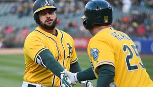 Yonder Alonso (l.) könnte die Oakland A's noch Ende Juli verlassen