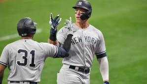 Aaron Judge (r.) eröffnete die Postseason für die Yankees mit einem Homerun.