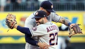 Jose Altuve (v.) und Carlos Correa feiern nach dem Sieg über die Chicago White Sox.