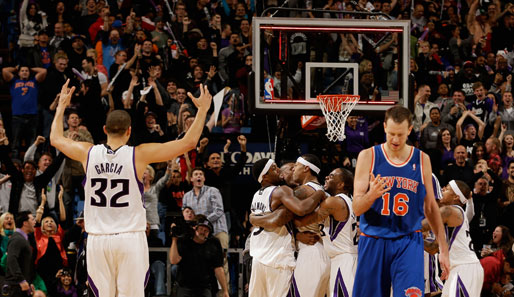 Game-Winner! Die Kings feiern James Johnson nach seinem Buzzer-Beater gegen die Knicks