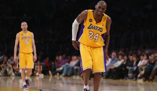 Kobe Bryant musste gegen die Golden State Warriors verletzt vom Platz