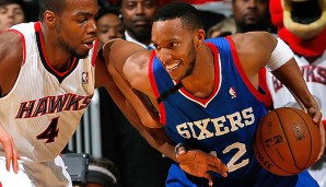 Evan Turner (r.) wurden von Philadelphia zu den Indiana Pacers getradet