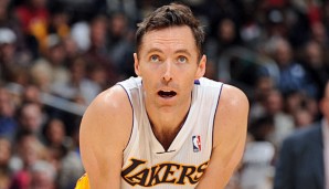 Steve Nash (l.) bestritt in dieser Saison nur 10 Spiele für die Los Angeles Lakers