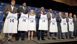 Alonzo Mourning (2.v.l.), David Stern(4.v.r.) werden in die Hall of Fame aufgenommen