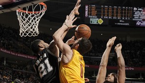 Kevin Love hatte gegen Duncan und Diaw nicht viel zu melden