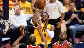 Kyrie Irving (M.) spielt gegen Golden State die ersten Finals seiner Karriere