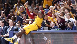 Ein Selfie mit den Fans: LeBron James geht mit dem Trend