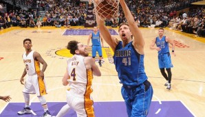 Dirk Nowitzki (r.) überragte gegen die Lakers mit 25 Punkten und 9 Rebounds