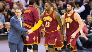 David Blatt (l.) wurde die schwierige Beziehung mit LeBron James offenbar zum Verhängnis