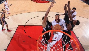 Damian Lillard attackiert den Korb der Los Angeles Clippers