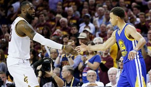 LeBron James (l.) drückt den Golden State Warriors bei ihrer Rekordjagd die Daumen