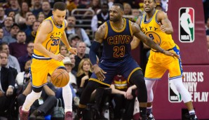 Stephen Curry (l.) hatte in den letzten beiden Jahren gegenüber LeBron James die Nase vorn