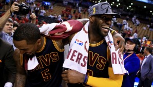 J.R. Smith und LeBron James konnten sich über den zweiten Finals-Einzug in Folge freuen