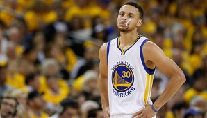 Stephen Curry (l.) und die Warriors haben Spiel 1 der Western Conference Finals verloren