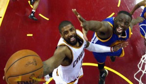 Draymond Green kommt gegen Kyrie Irving nicht an den Ball