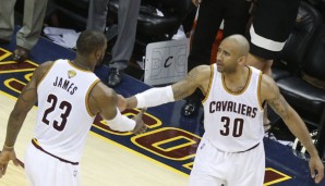 Dahntay Jones (r.) avancierte in Spiel 6 der Finals zum Helden von Cleveland