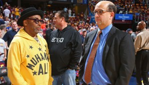 Jeff Van Gundy (r.) im Gespräch mit Knicks-Superfan Spike Lee