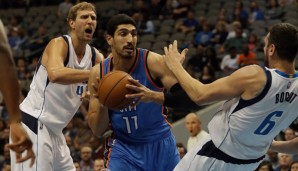 Dirk Nowitzki (l.) wurde gegen Oklahoma City nur für einen Kurzeinsatz gebraucht