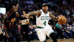 Schröder (l.) verteidigt gegen den Drive von Isaiah Thomas