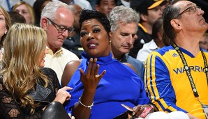 Seit dieser Saison sitzt Wanda Durant nun in Oakland an der Seitenlinie