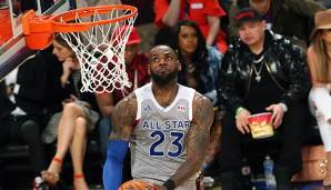 LeBron James geht beim All-Star-Game zum Dunking.