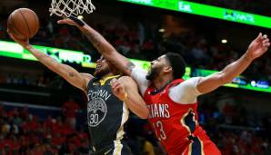 Stephen Curry im Duell mit Anthony Davis.