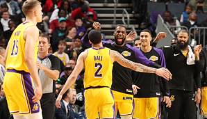 LeBron James und Lonzo Ball verbuchten gegen die Charlotte Hornets beide ein Triple-Double.