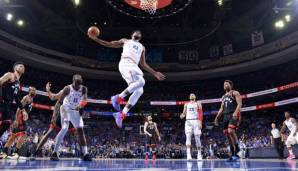 Joel Embiid brachte das Wells Fargo Center mit Blocks und Dunks zum Toben.