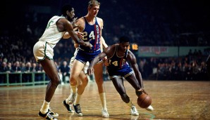 PLATZ 2: Oscar Robertson (Cincinnati Royals, Milwaukee Bucks) - The Big O war der erste Spieler, der über eine komplette Saison auf ein Triple-Double kam. Sechsmal führte er die Liga in Assists an, zwölfmal wurde er All-Star. Dazu der Titel 1971.