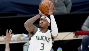 Durch den Trade von Torrey Craig zu den Suns für Cash (offenbar erhielt Milwaukee 110.000 Dollar) haben die Bucks insgesamt noch zwei Kaderplätze frei, die es zu besetzen gibt. Das muss jedoch nicht unbedingt auf dem Trade-Markt passieren.