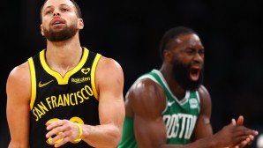 Die Golden State Warriors kassierten in Boston die dritthöchste Pleite der Franchise-Historie.