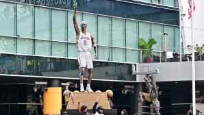 kobe-bryant-statue