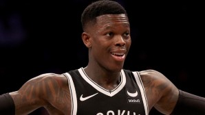 Dennis Schröder kann über die Kommentare von D'Angelo Russell nur lachen.