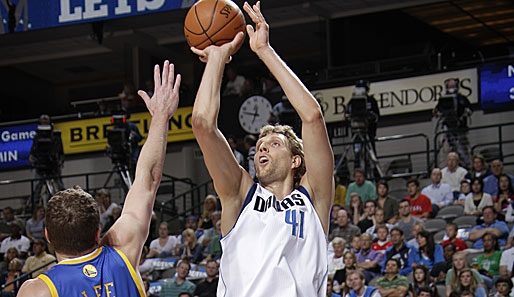 Dirk Nowitzki hatte gegen die schwache Warriors-Defense leichtes Spiel und punktete nach Belieben