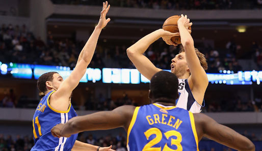 Dirk Nowitzki traf zwar nur wenig, trotzdem gewannen seine Dallas Mavericks gegen die Warriors