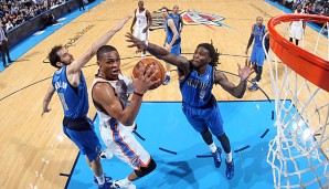 Russell Westbrook (M.) war von der Defense nicht zu stoppen