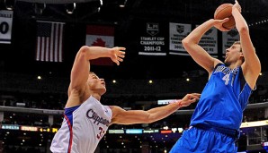 Dirk Nowitzki (r.) war mit 26 Punkten bester Werfer des Spiels