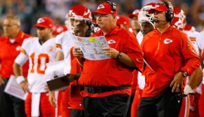 Coach Andy Reid (M.) brachte den Erfolg zurück nach Kansas City