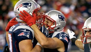 So sieht pure Freude aus: Rob Gronkowski (l.) und Julian Edelman freuen sich über einen Touchdown